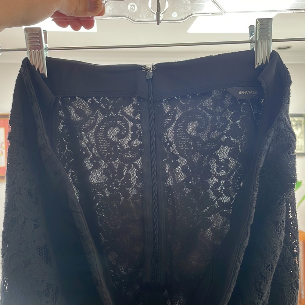 Banana Republic pencil lace skirt - Picture 8 of 8